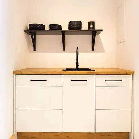 Modernes Loft Mit Sandstein-gewoelbe Im Zentrum