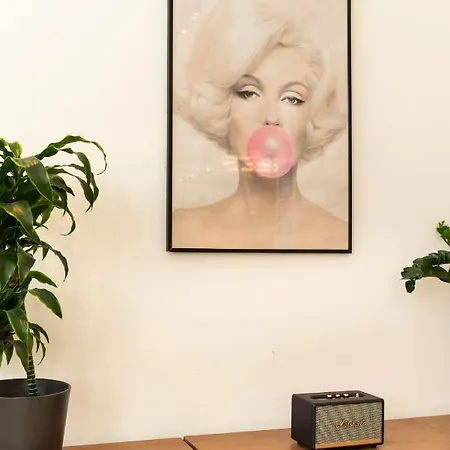 Modernes Loft Mit Sandstein-gewoelbe Im Zentrum アパート *