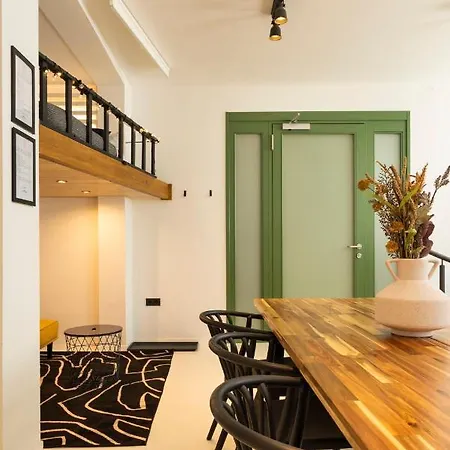 Modernes Loft Mit Sandstein-gewoelbe Im Zentrum *