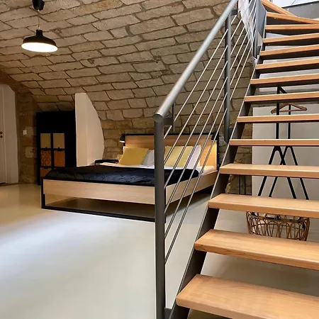 Loft Altstadt Mit Sandstein Gewoelbe Und Parkplatz Pirna